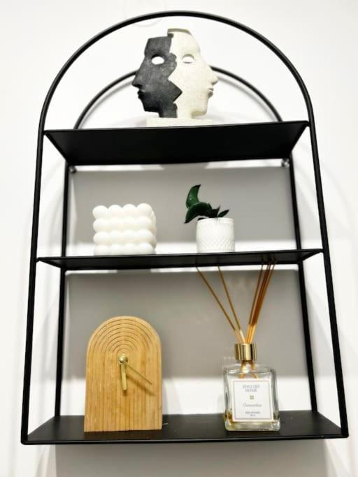 Cosy And Stylish Studio Bucharest Luaran gambar