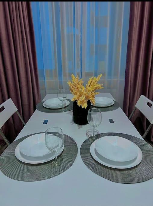Cosy And Stylish Studio Bucharest Luaran gambar